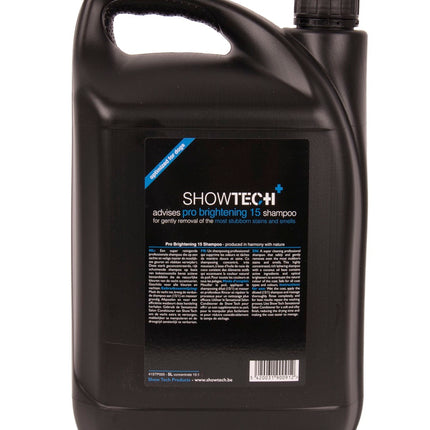 Show Tech+ Brightening Shampoo - concentrated shampoo that enhances coat color and removes discoloration